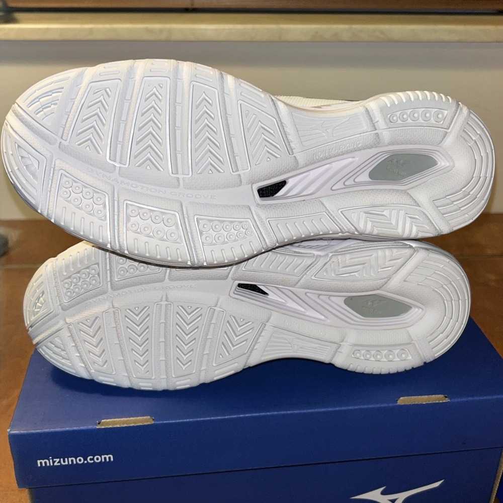 Mizuno Energy Women's Size 9 Wave Luminous Volleyball Shoes White New With Box - Picture 7 of 9